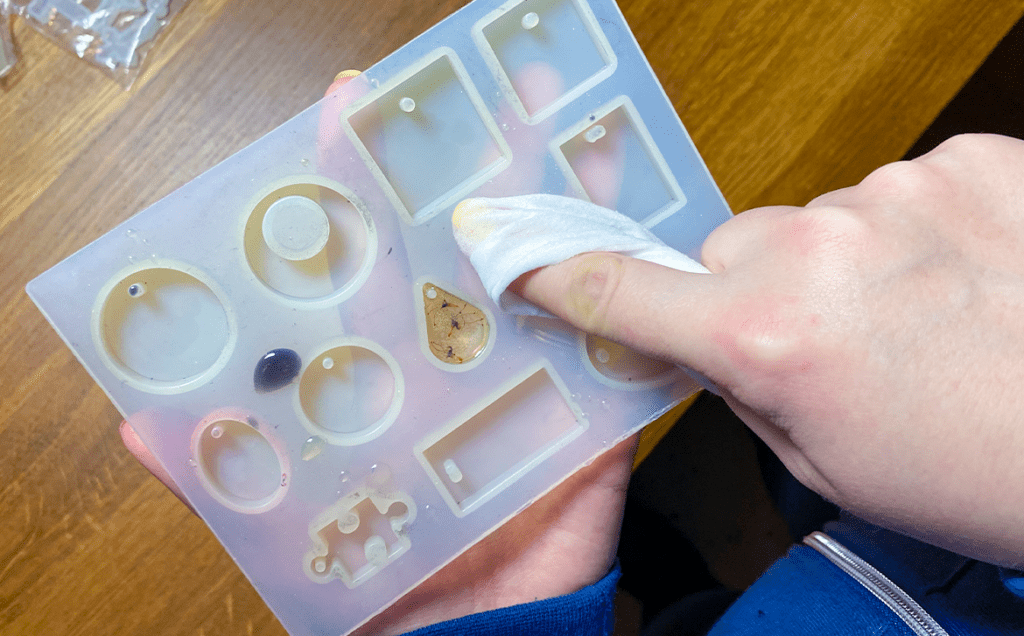 cleaning your moulds with baby wipes