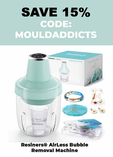Save 15% of the Resiners Airless Bubble Machine with code MOULDADDICTS