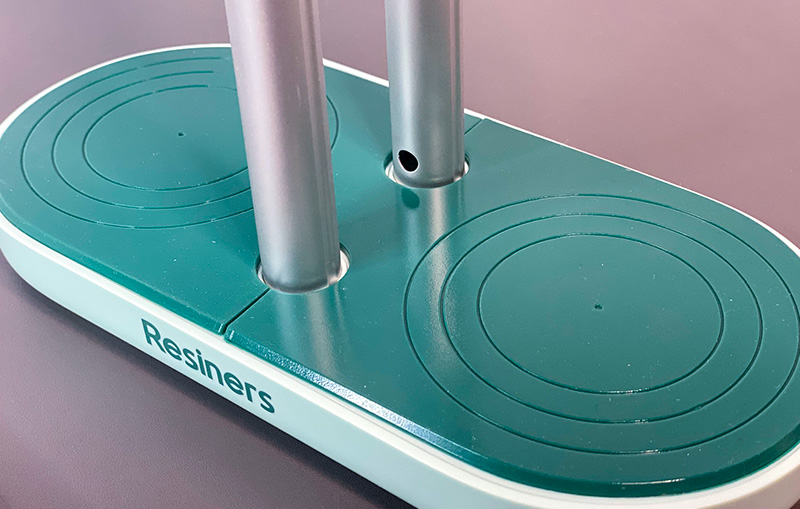 Silicone mat base of the Resiners Dual-Head Resin Mixer.