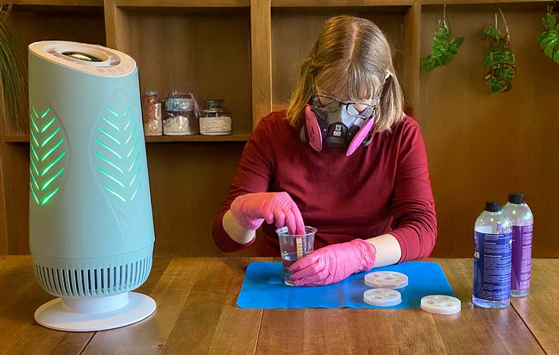 Resiners air purifier enhancing air quality during resin crafting.